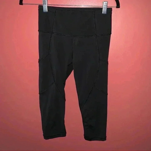 Lululemon Black Capris Side Pockets - Picture 1 of 11